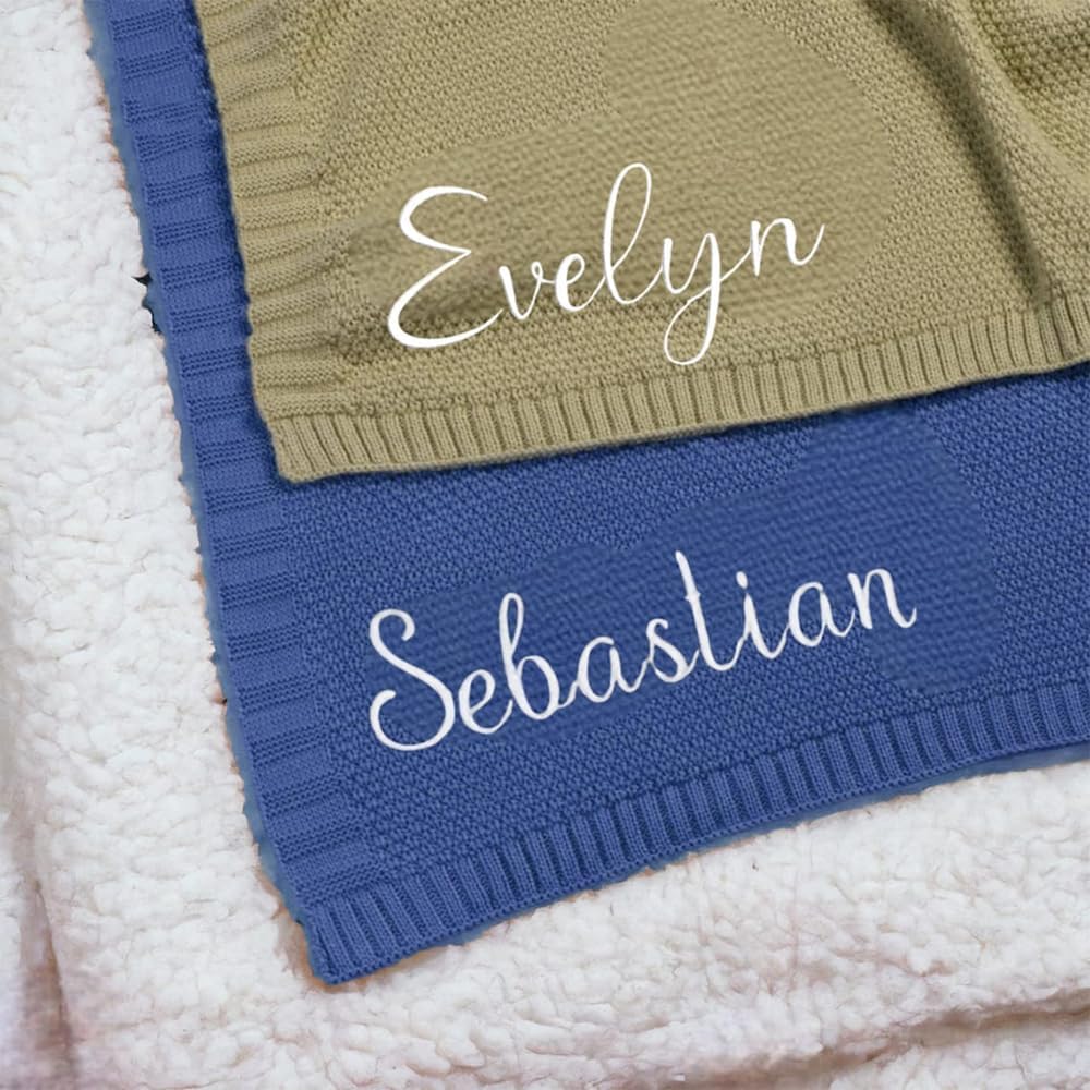 IZI POD Knit Baby Blanket with Name Embroidery